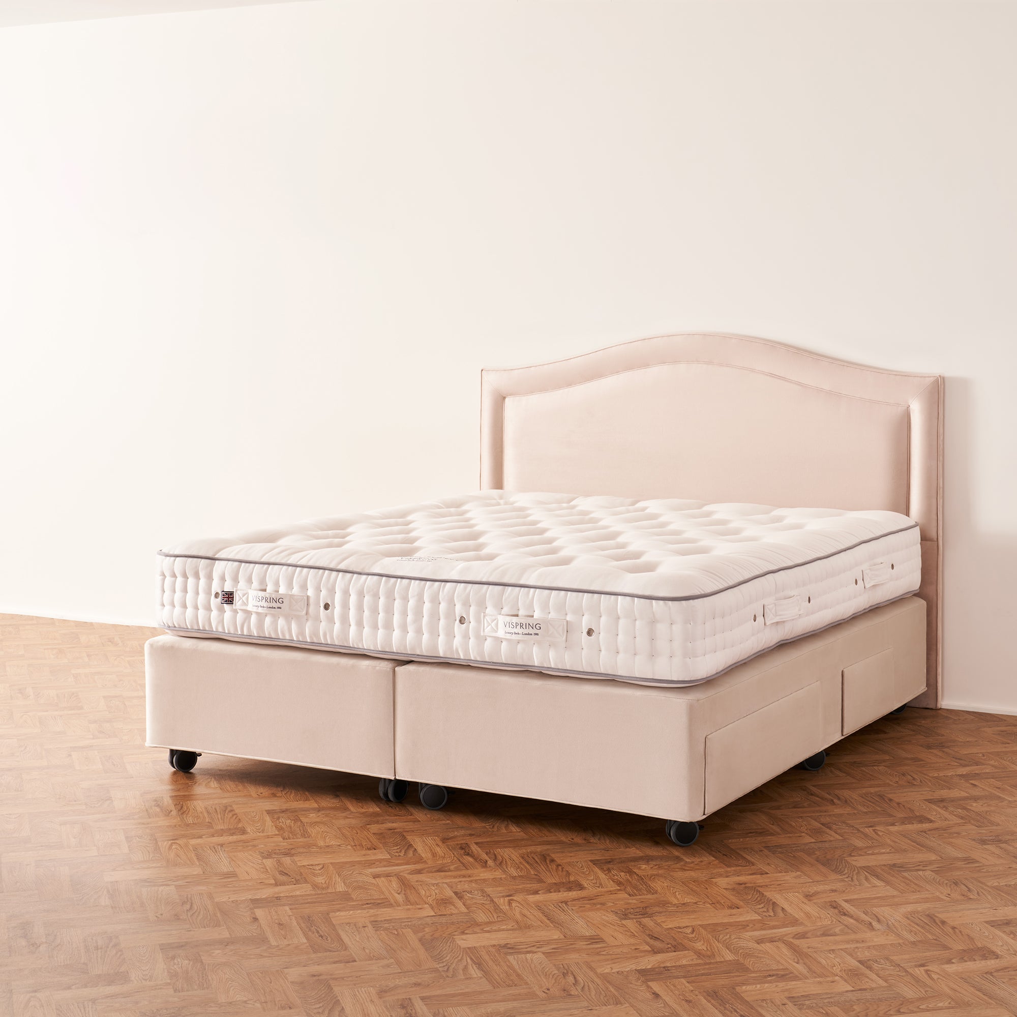 Vi-Spring Regal Superb - 135cm (Double) Divan Set