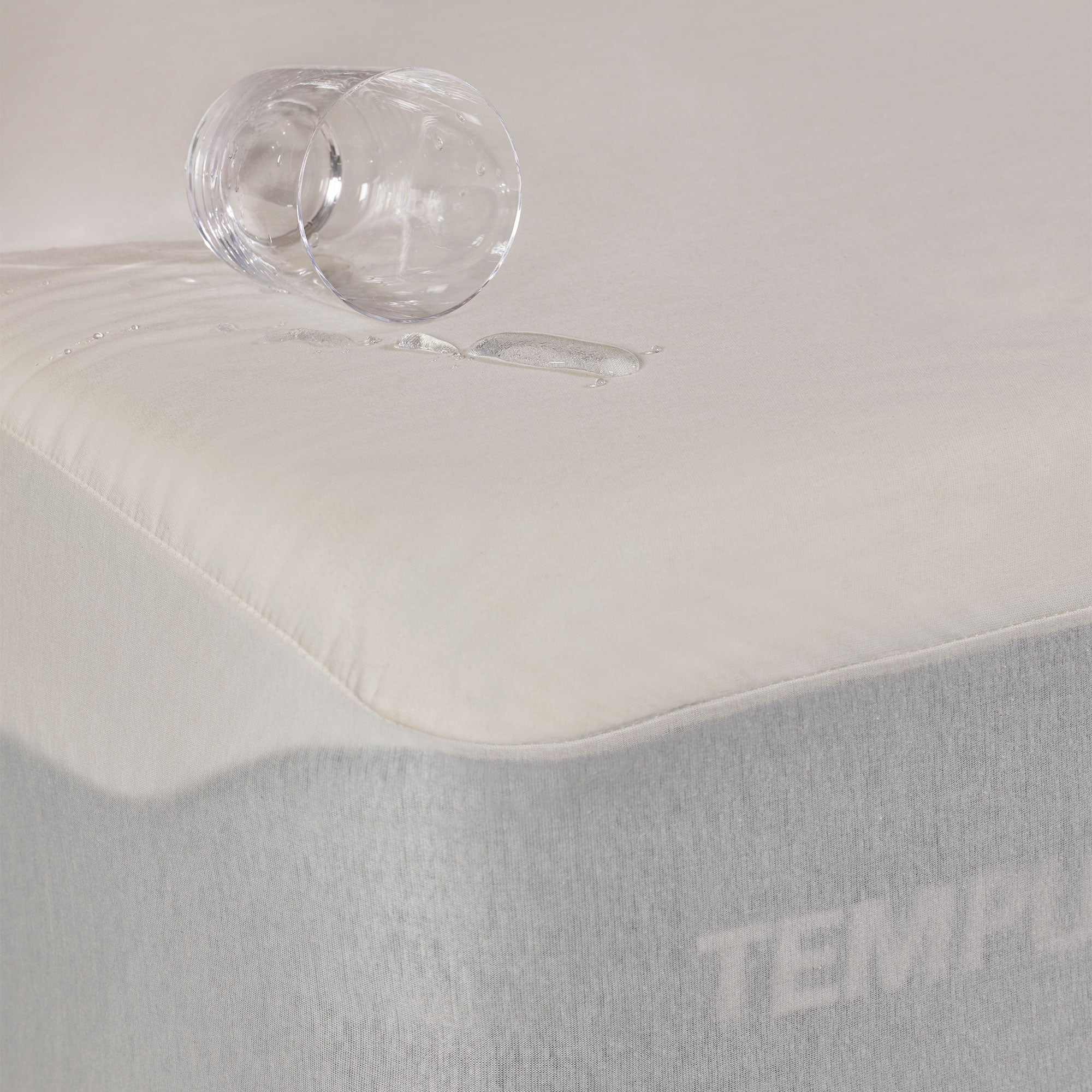 Tempur - Cooling TENCEL Mattress Protector & Sheet