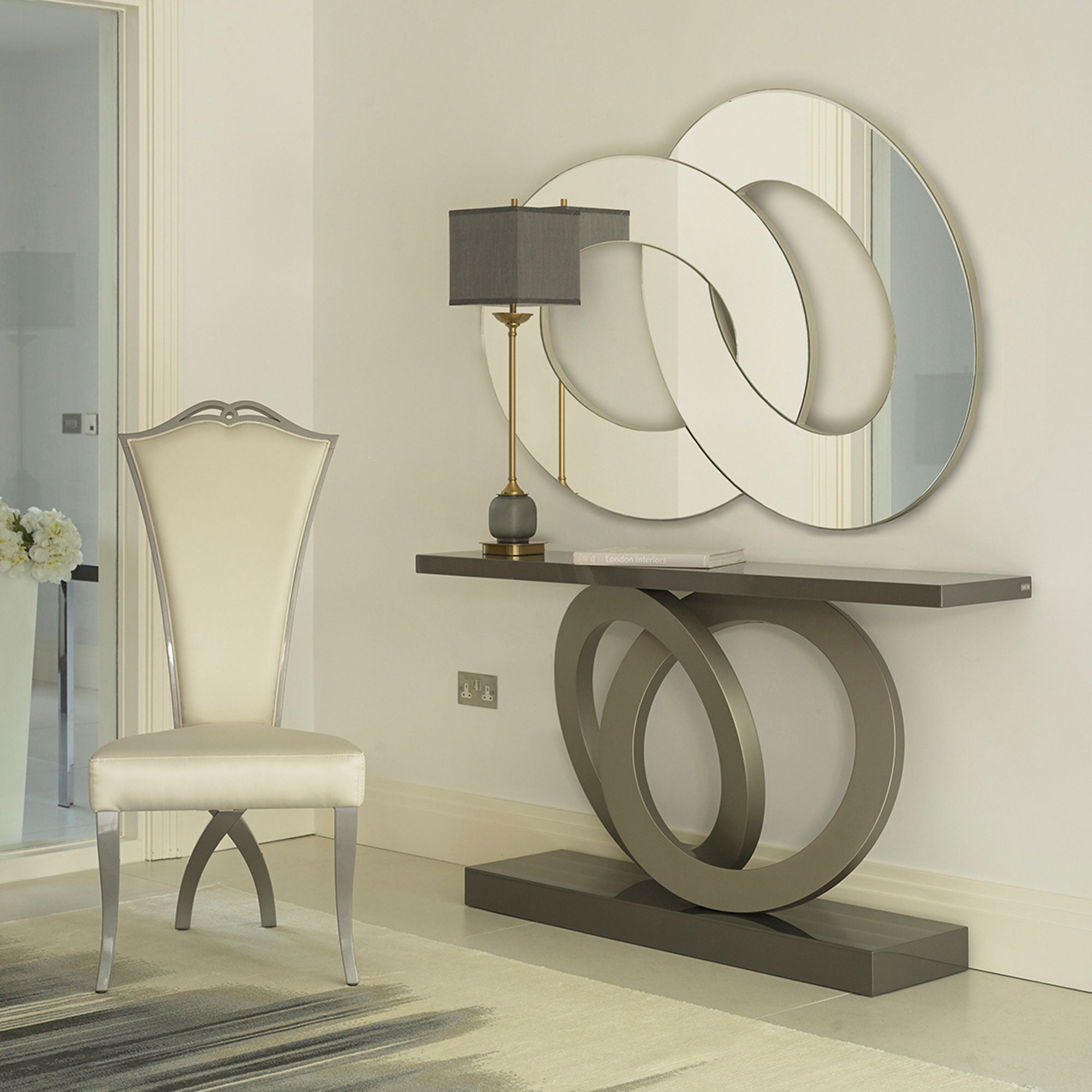 Rovella - Console Table In High Gloss Lacquer With Matt Lacquer Rings