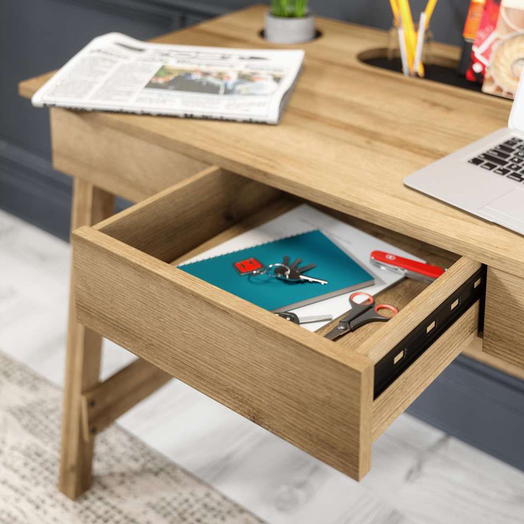 James - Desk In Oak Finish