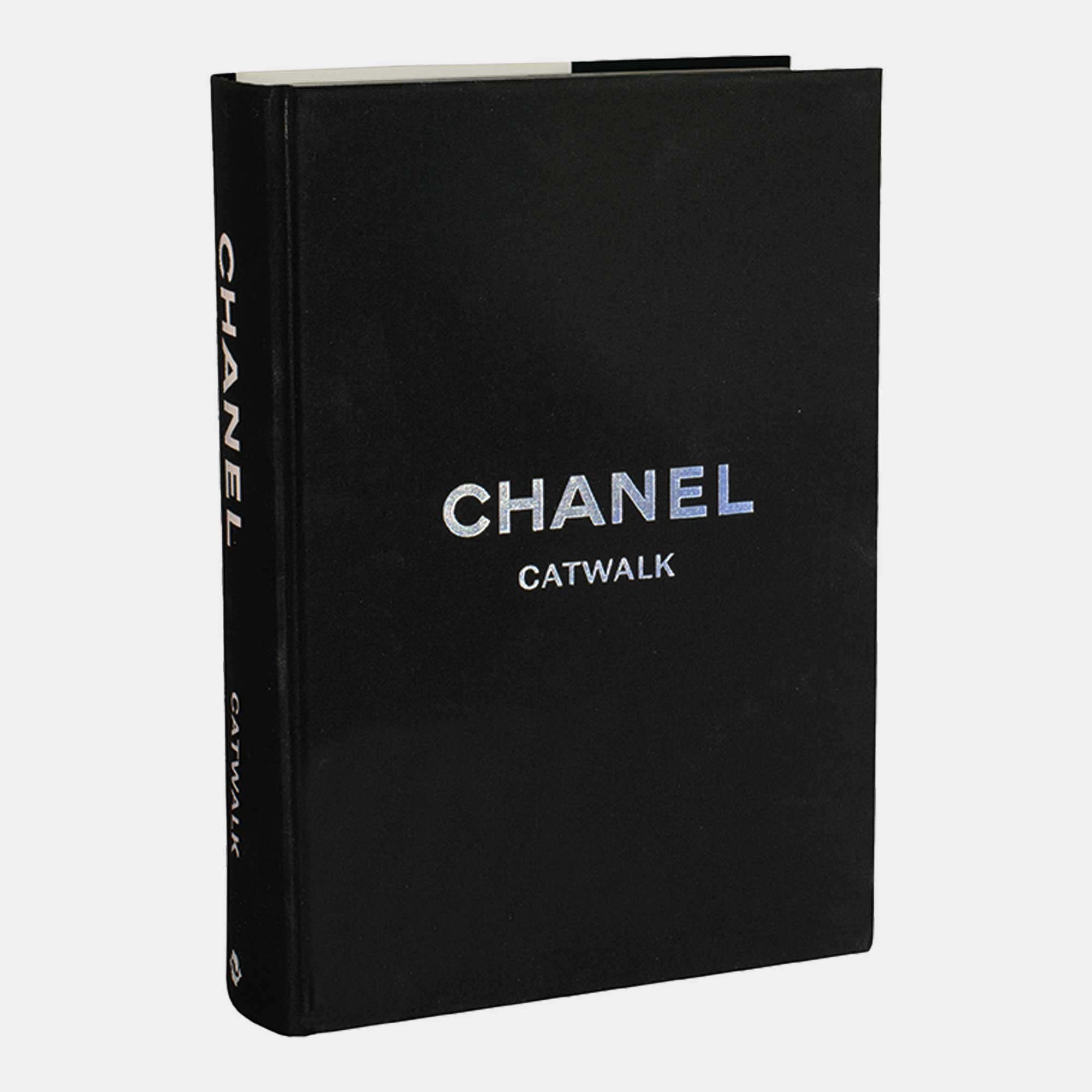 Chanel - Catwalk Book