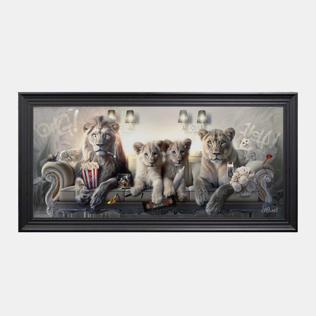 Pano Lion Luxury - Framed Wall Print by Romaric