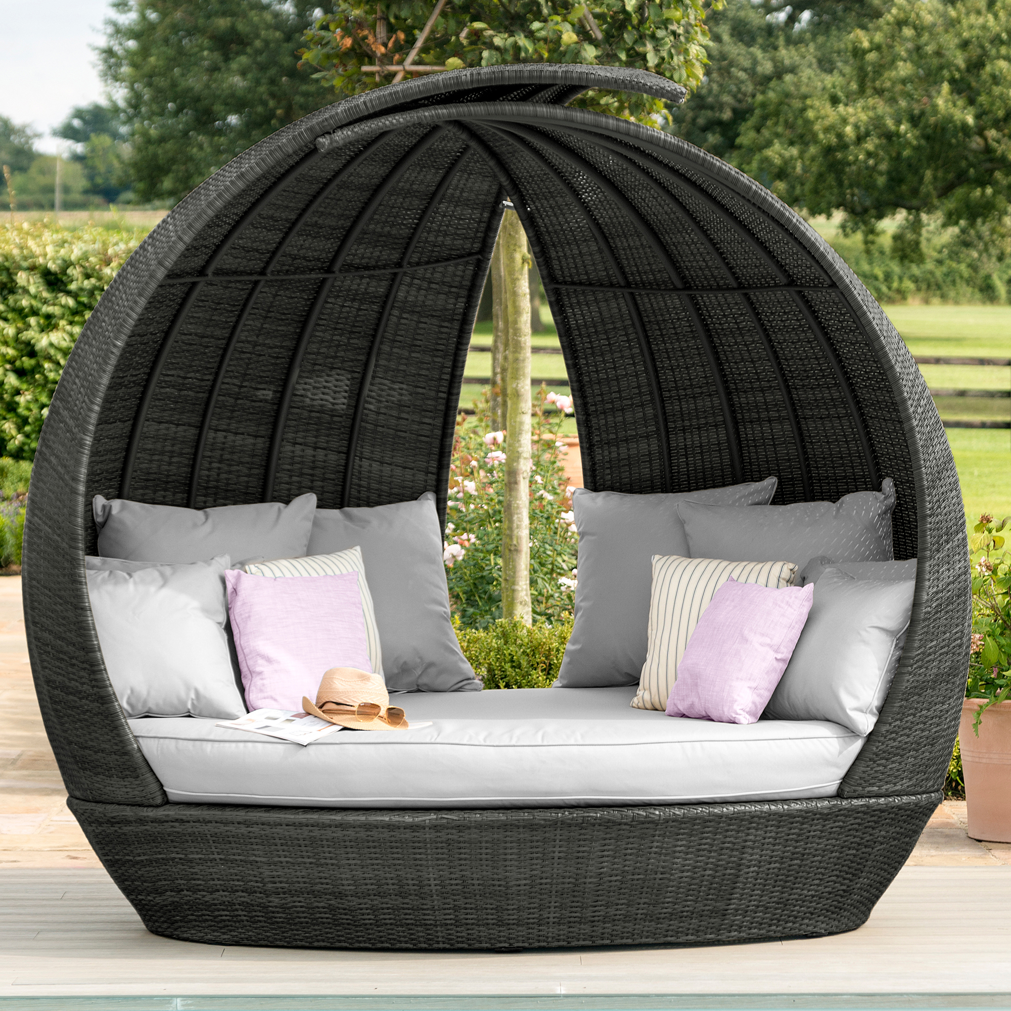 St Barts - Daybed In Grey Rattan - All Garden Furniture - Fishpools